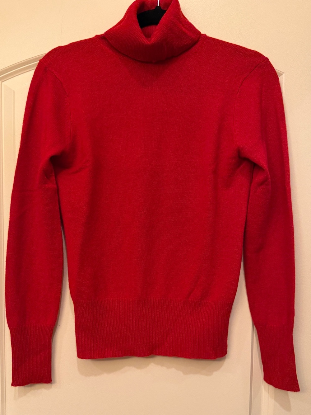 Neiman Marcus 100% Cashmere Red Turtleneck Sweater Size Small